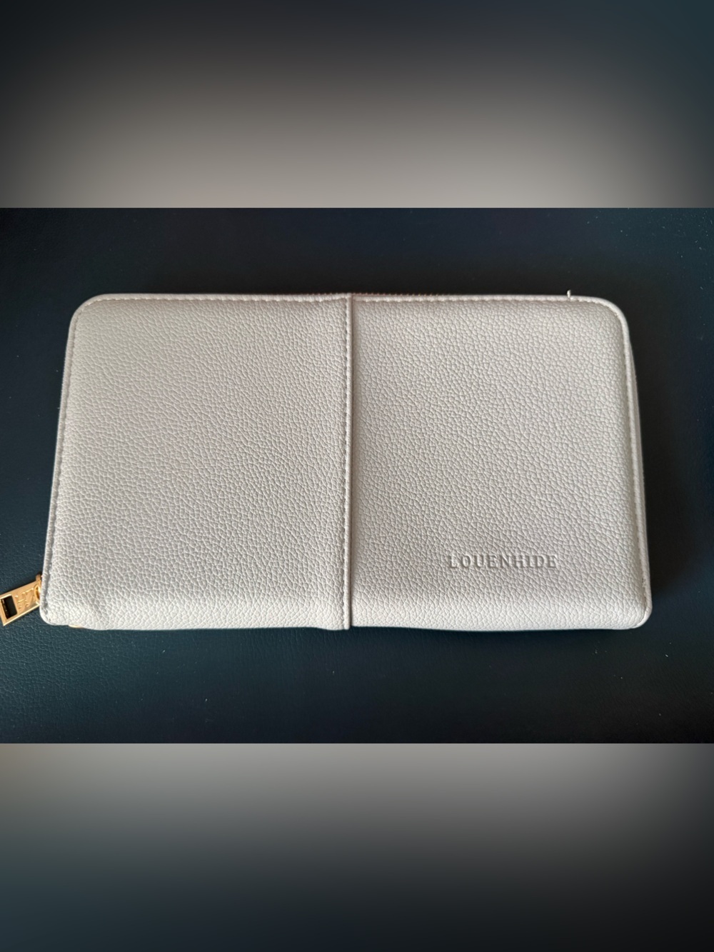 Louenhide Passport Travel Document Beige Vegan Leather Zip Around Wallet EUC